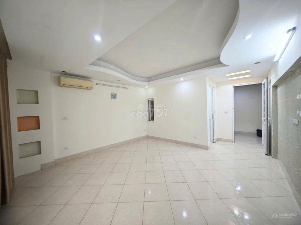 Rent the original house 35 m2 x 5 floors, Nguyễn Phúc Lai, Đống Đa