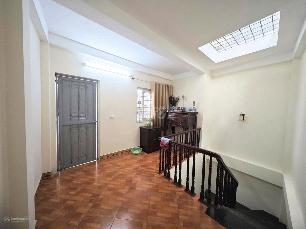 Rent the original house 35 m2 x 5 floors, Nguyễn Phúc Lai, Đống Đa