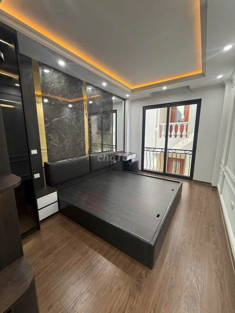 Rent Võ Chí Công, Cầu Giấy, elevator.