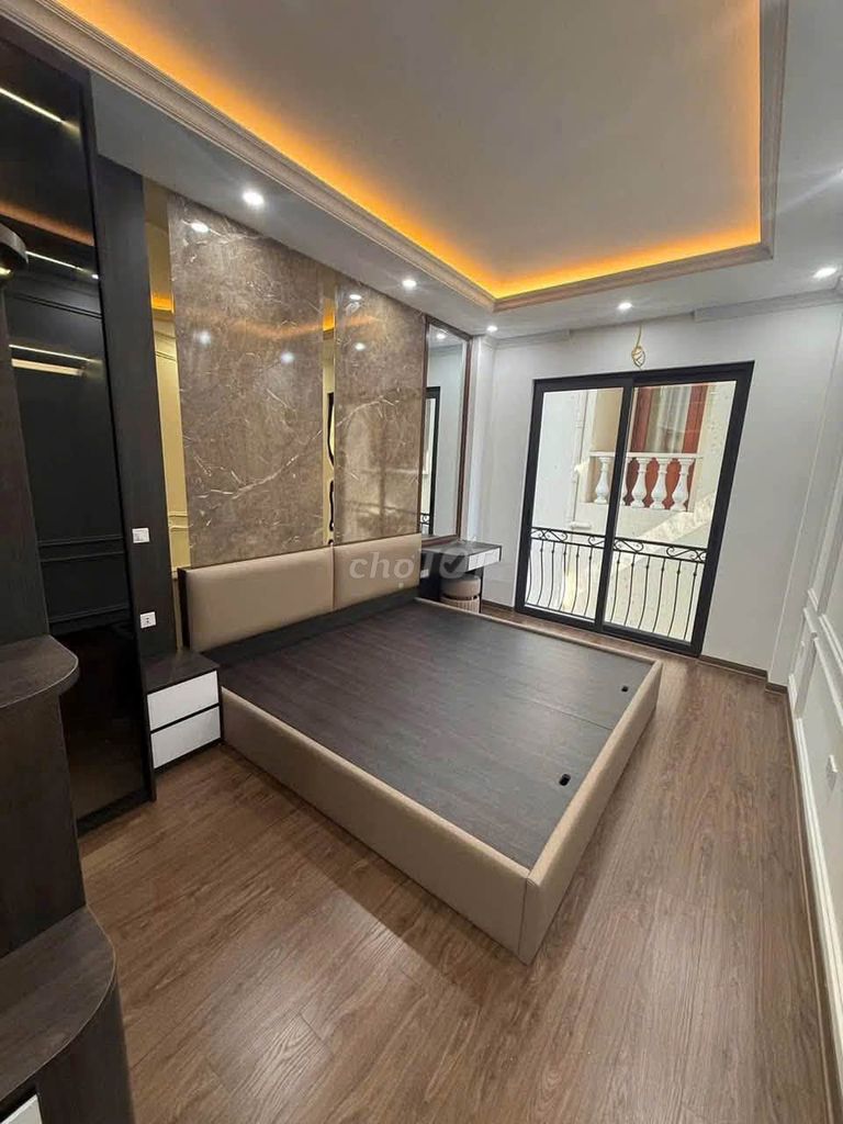 Rent Võ Chí Công, Cầu Giấy, elevator.