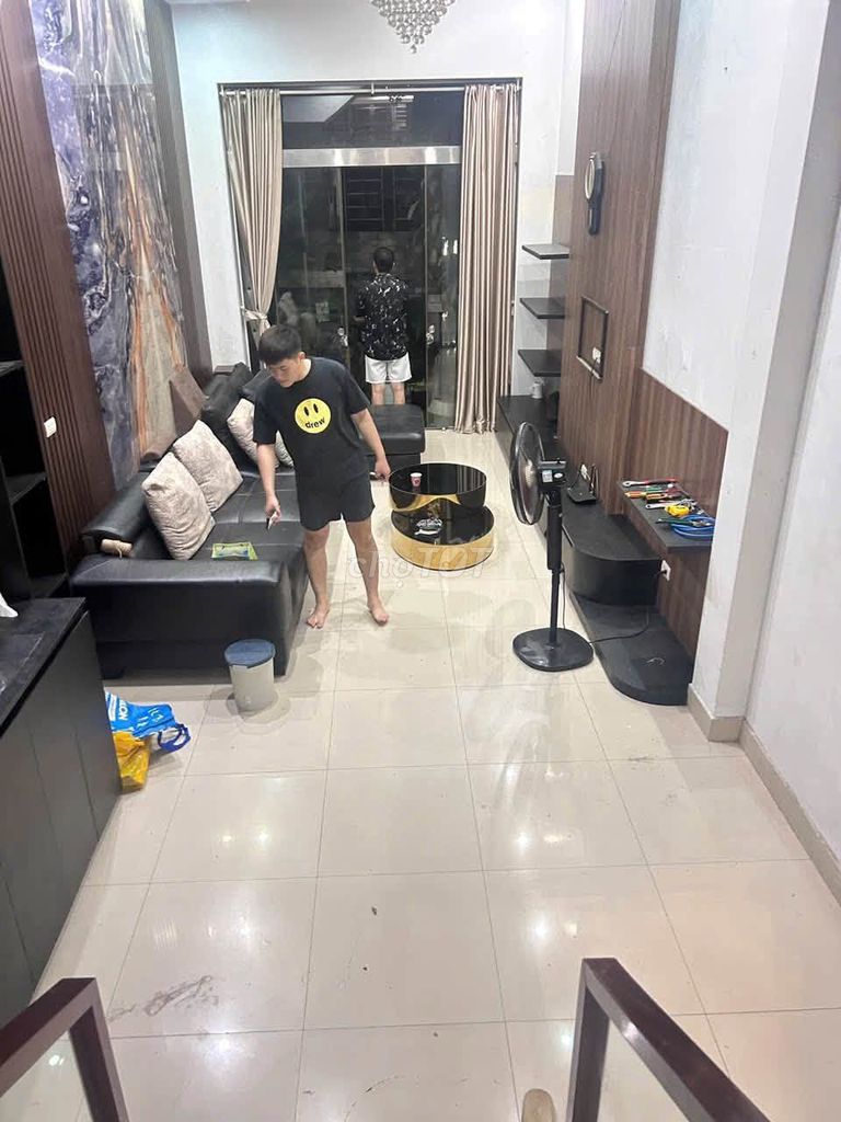Rent 60 m2 Nguyên Hồng, Ba Đình, full gear, avoid car