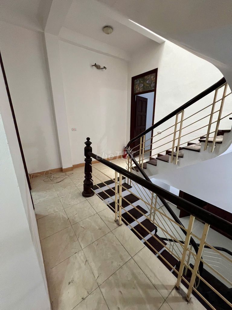 Rent a four-way Xuân La, 65 m2 by 3 floors, 12.5 million