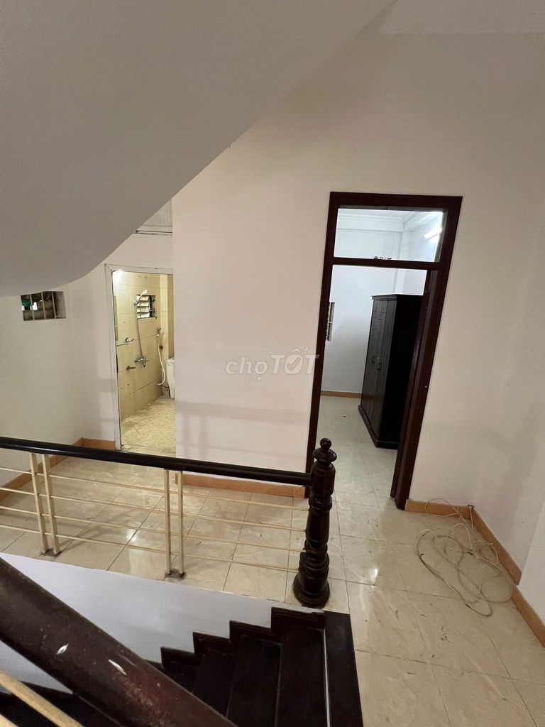 Rent a four-way Xuân La, 65 m2 by 3 floors, 12.5 million