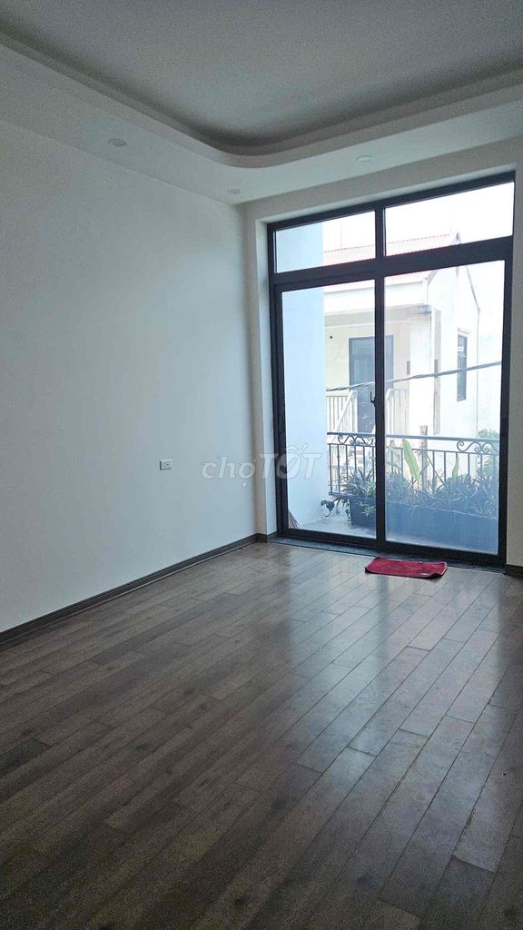 Nguyễn Hoàng Tôn root house, 50 M2 x5 T. Cars, Krissi airbubb, vp