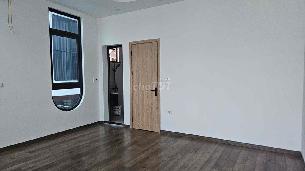Nguyễn Hoàng Tôn root house, 50 M2 x5 T. Cars, Krissi airbubb, vp