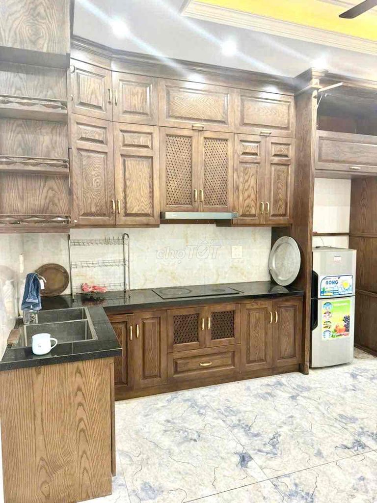 Hot! To rent Nguyễn Trãi- Car. 50 M2 x5 T, floor access.