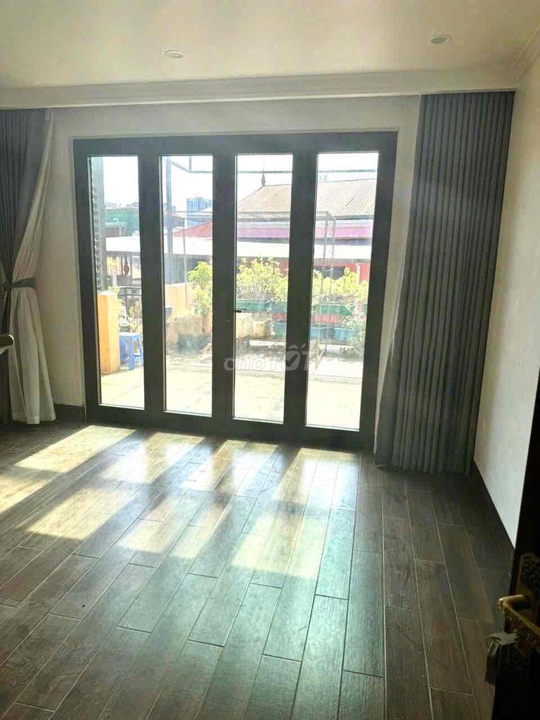 Hot! To rent Nguyễn Trãi- Car. 50 M2 x5 T, floor access.