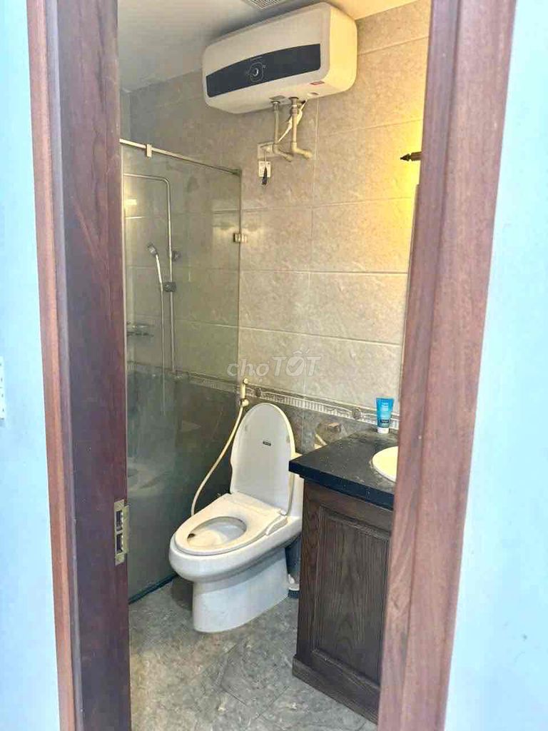 Hot! To rent Nguyễn Trãi- Car. 50 M2 x5 T, floor access.