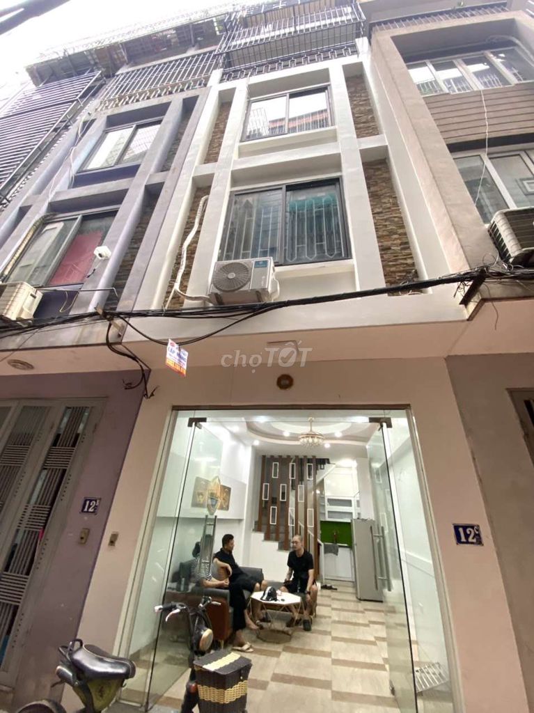 Rent a 5th floor Vĩnh Hưng.