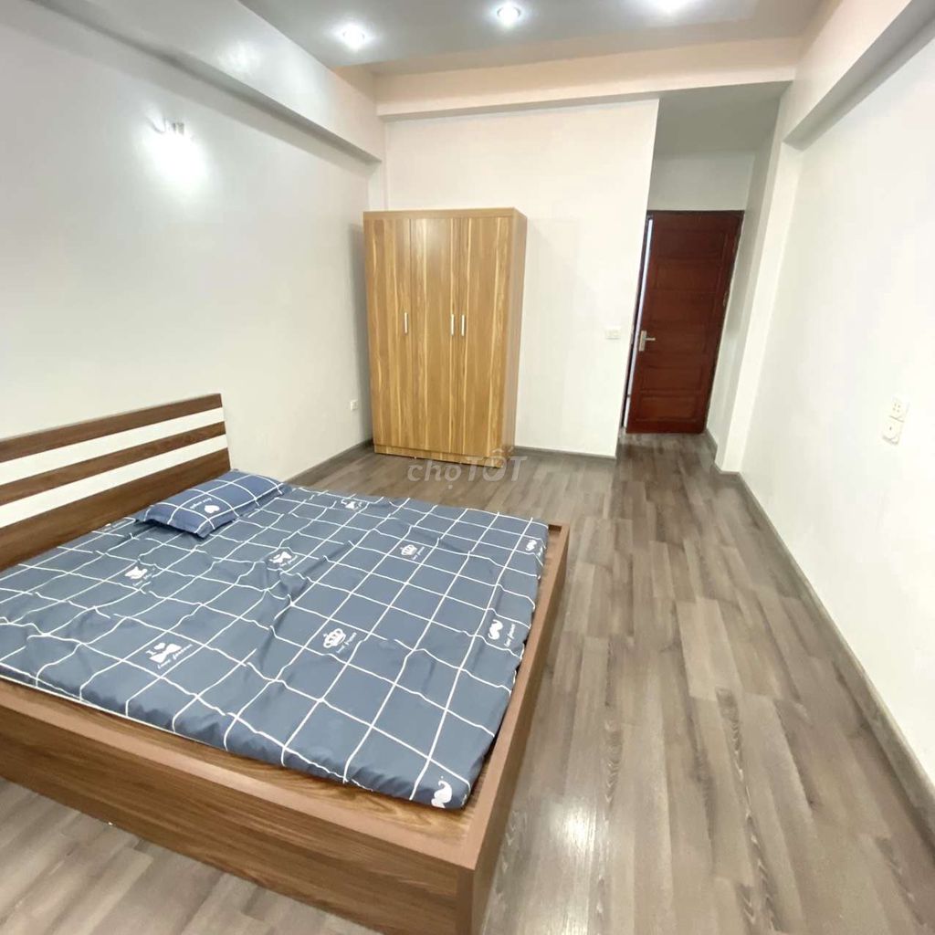 Rent a 5th floor Vĩnh Hưng.