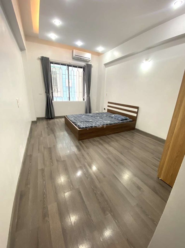 Rent a 5th floor Vĩnh Hưng.