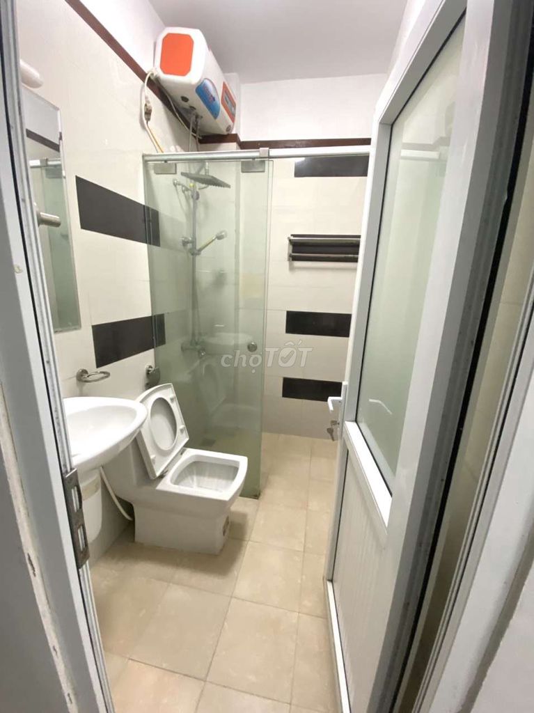 Rent a 5th floor Vĩnh Hưng.