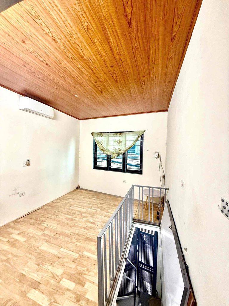 Top Qq1000 private house. 30 M2 x4 T, avoidable car. Just 13.5 million.