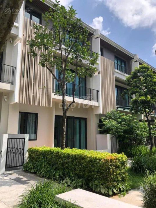Rent Park City villa, area of 445 meters, 4 floors full of clothes for 70 million a month.
