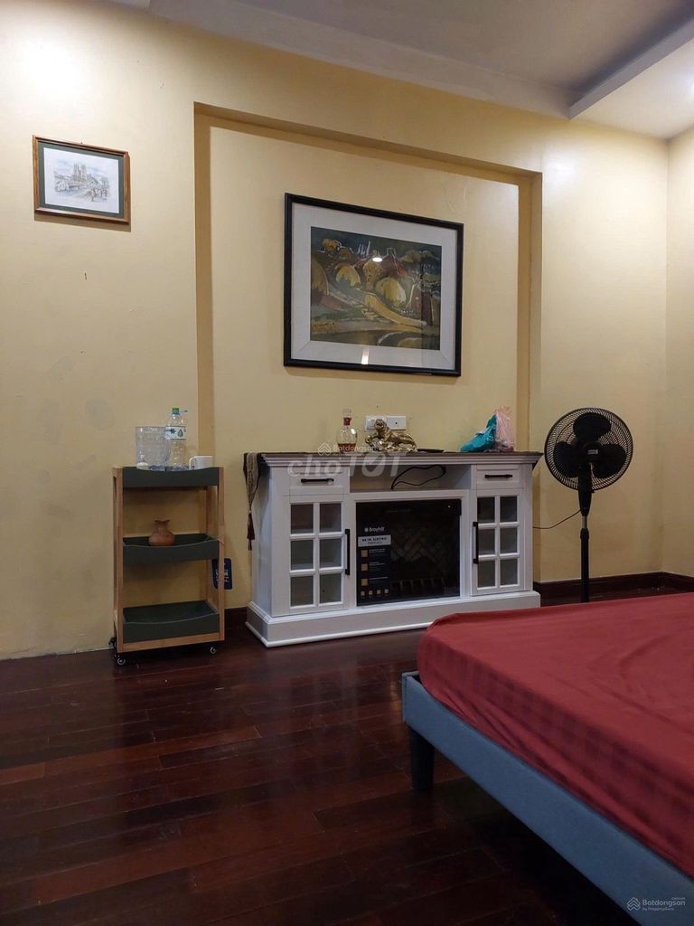 Rent the businessman, Lạc Long Quân service apartment, 5 sleeping, 2 meters cash, garden yard