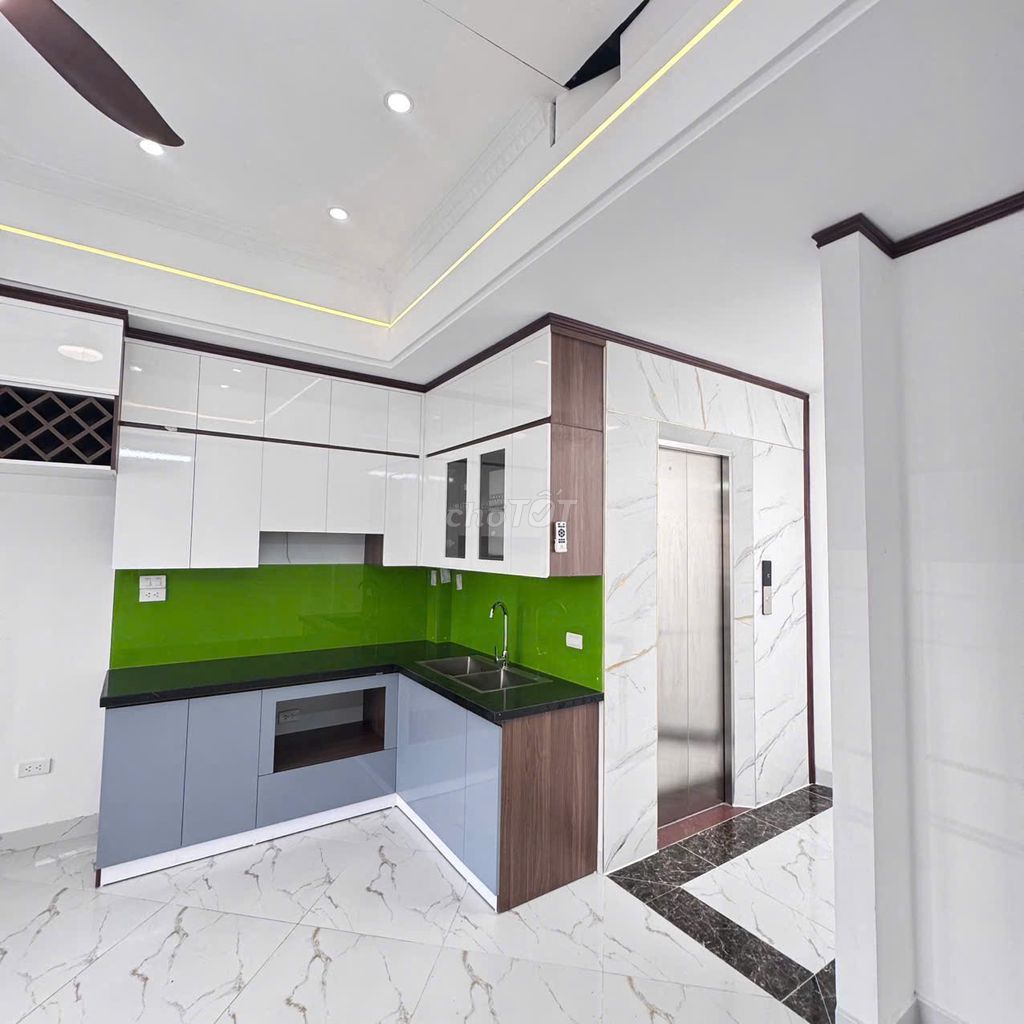 Rent a five-story elevator.