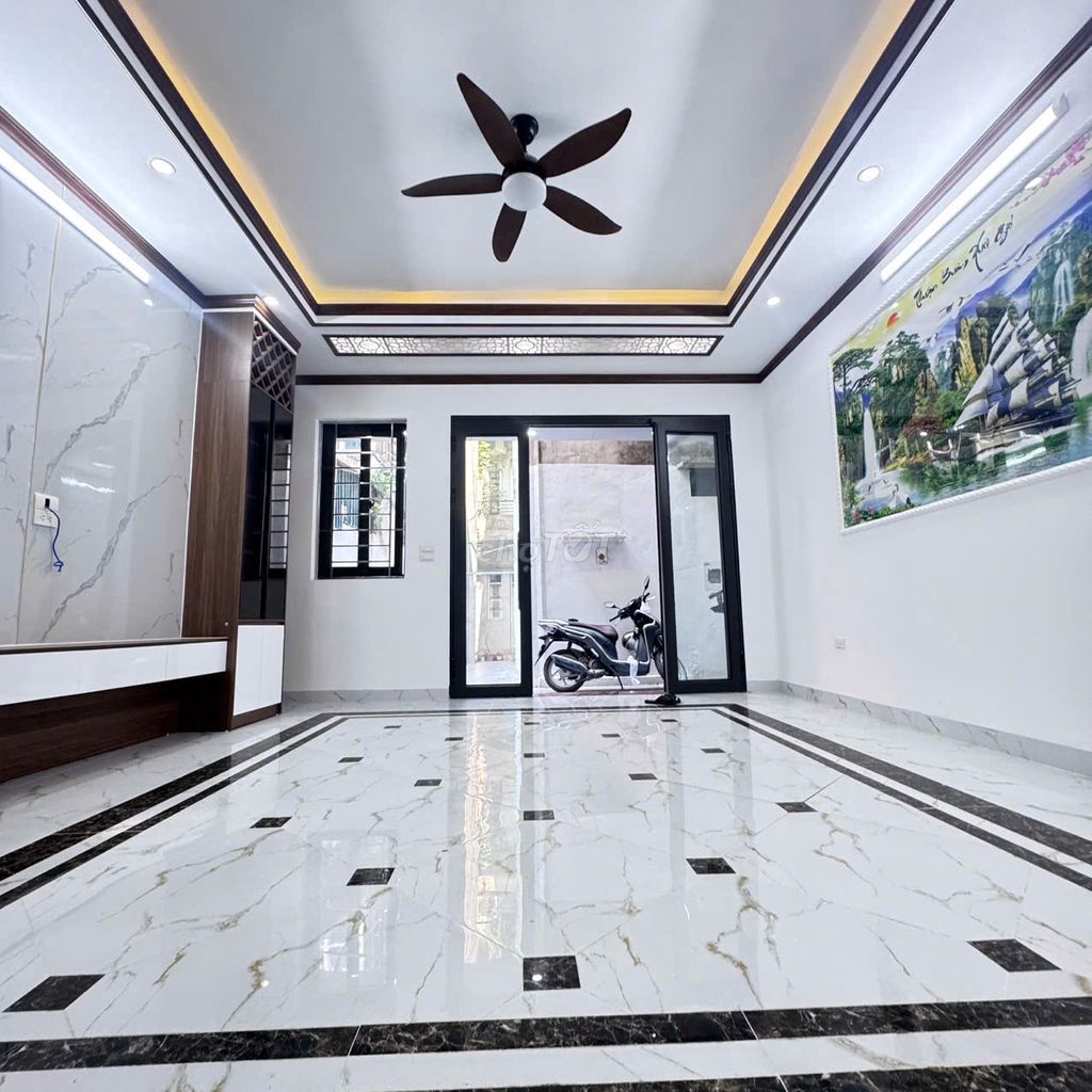 Rent a five-story elevator.