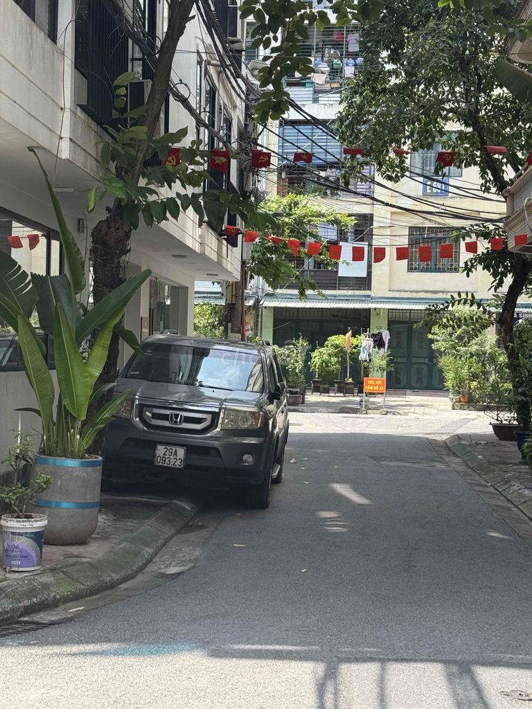 Rent the original Văn Cao - Car parked - 6 stories - 5 bedroom - 50 M2