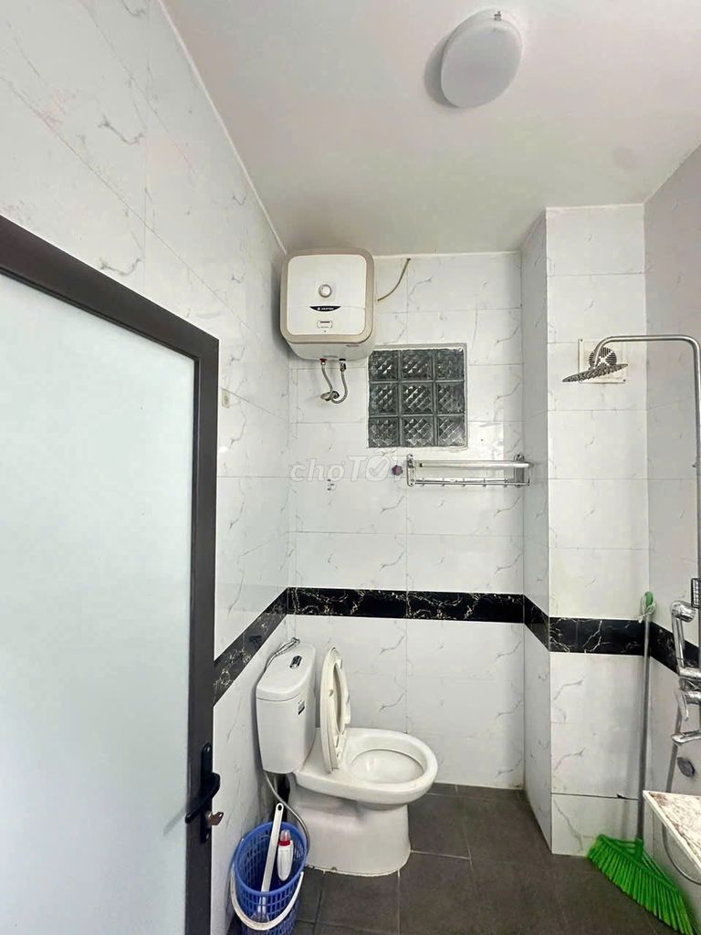 Renting Hoàng Mai, 3mm by 3 bedrooms full of clothes, cars, house to house.