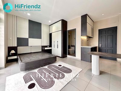 Open the high-end balcony studio right away.