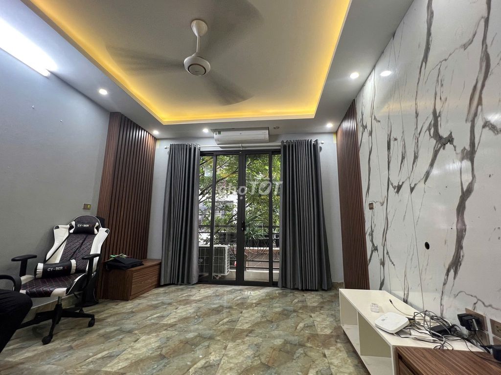 Rent the Lk Ngô Thì Nhậm area 50 m2 5 floors full of things cost 20 million a month.