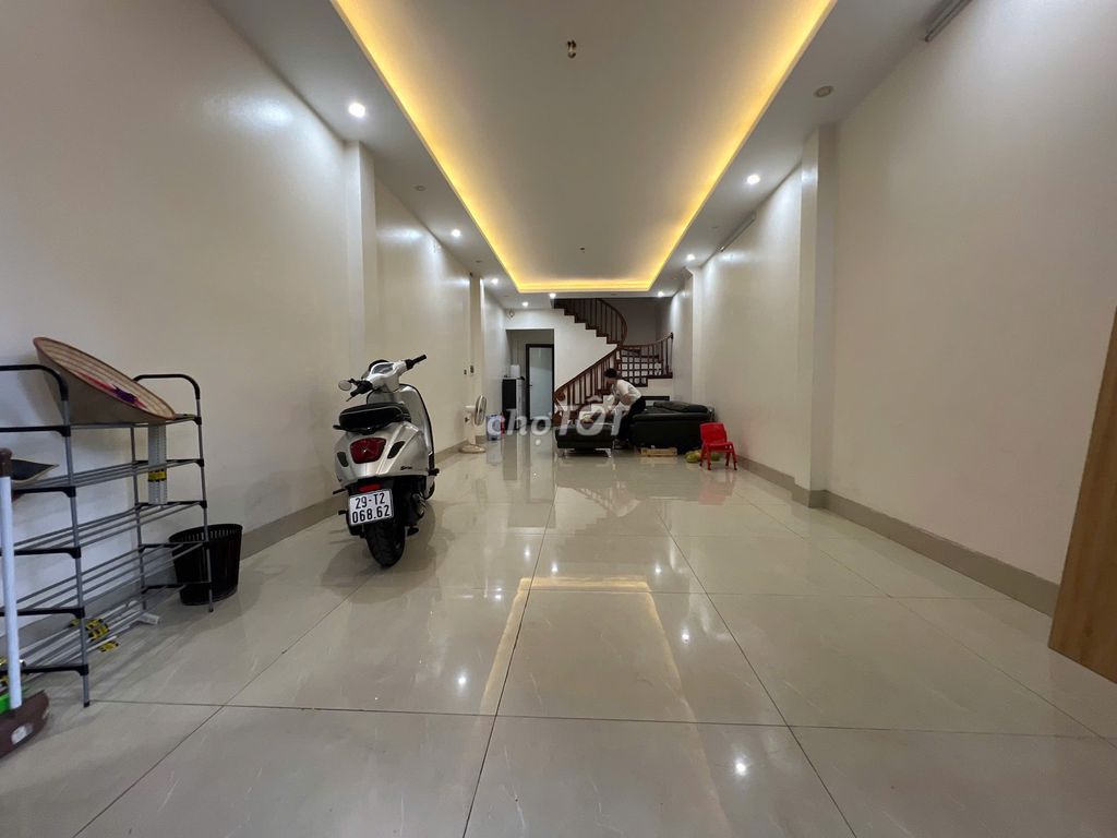 Rent the Lk Ngô Thì Nhậm area 50 m2 5 floors full of things cost 20 million a month.