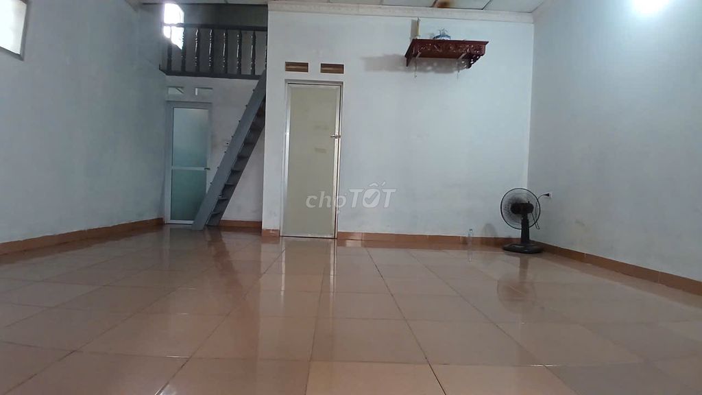 Rent a closed house in the village of ChunJong, Imperial Choir. 70 meters 2 million 6