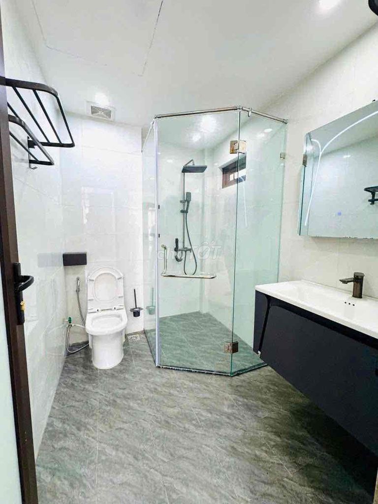 Rent three bedrooms. 11 million Xuân Phương.