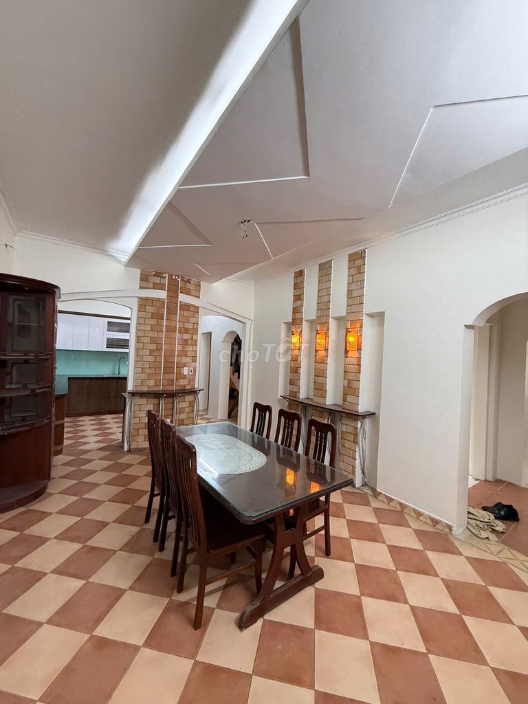 Rent a super rare villa at the center of Ba Đình-Leten Liễu Giai.