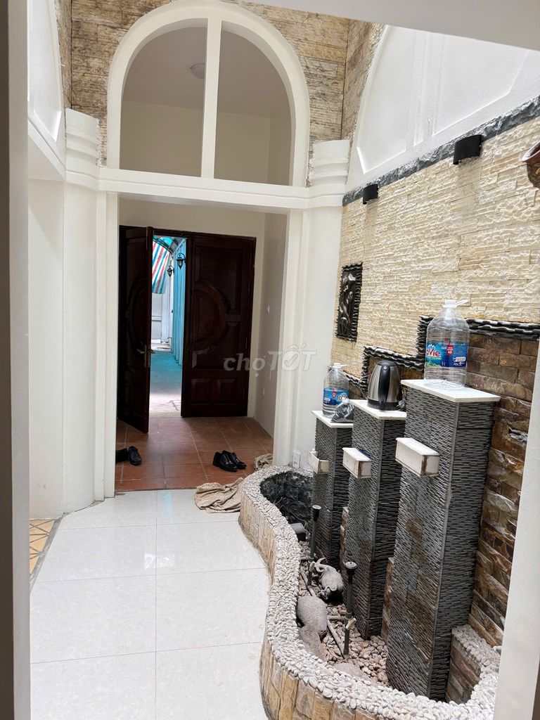 Rent a super rare villa at the center of Ba Đình-Leten Liễu Giai.