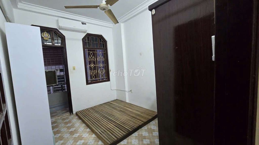 Rent a four-story, 12.5 million-month-old Đống Đa-prisoning house.