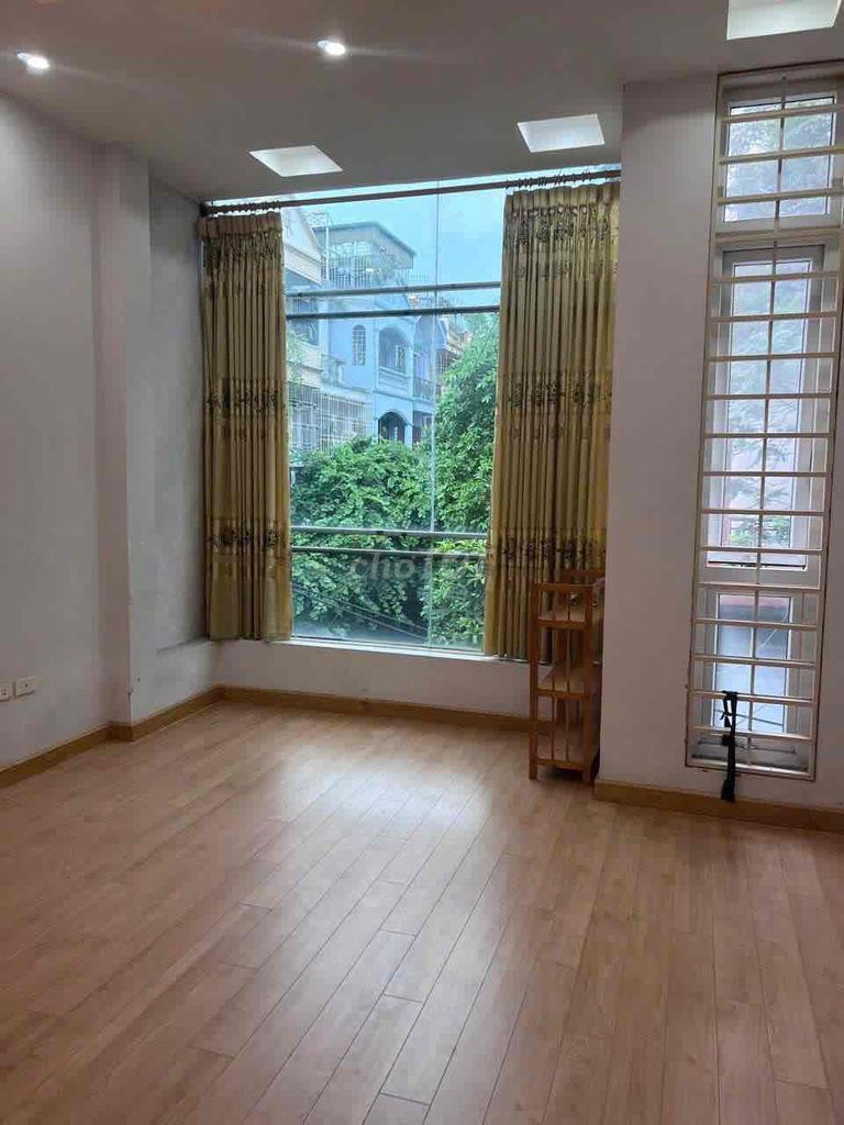 To rent Nguyễn Cảnh Dị. Car park four bedrooms full of 18 million.