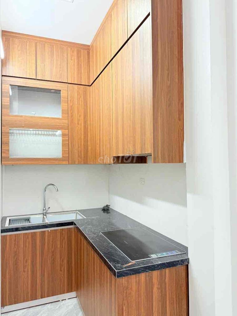 Five floors to the new house, 12.5 million a month with a suitcase.