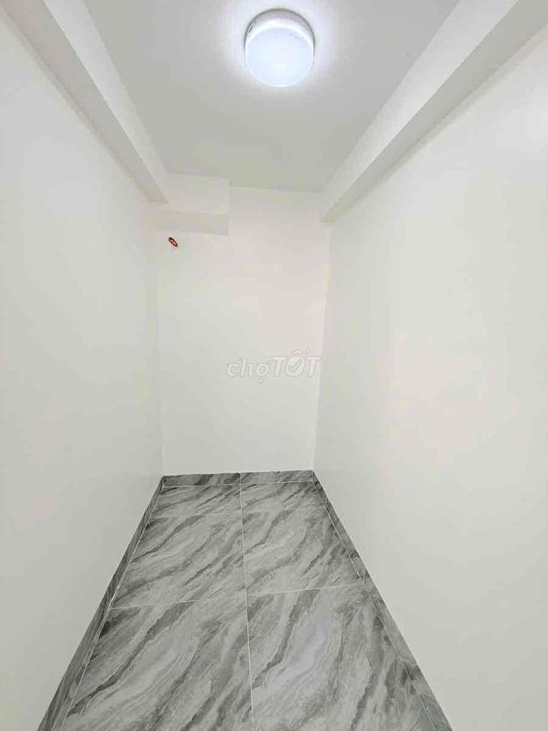 Five floors to the new house, 12.5 million a month with a suitcase.