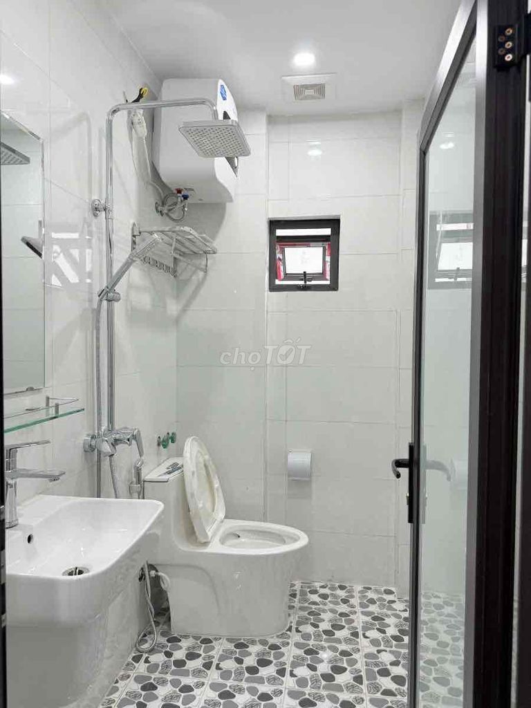 Five floors to the new house, 12.5 million a month with a suitcase.