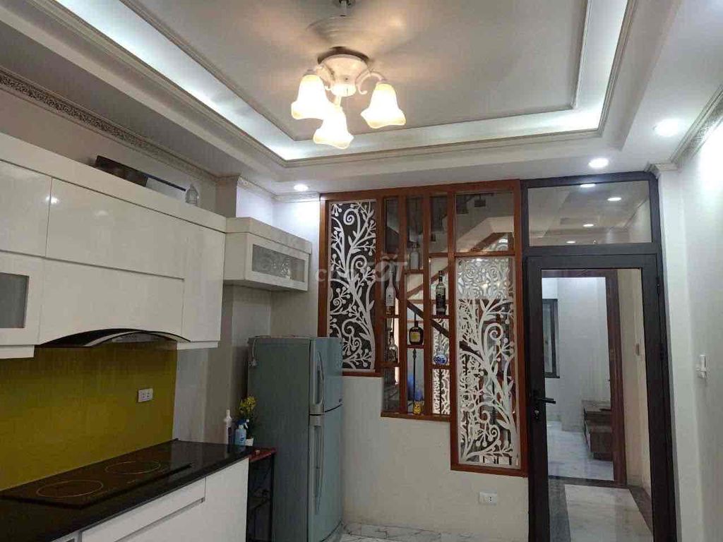 Rent the entire Bồ Đề apartment right near the stand-up bridge, 45 M2,