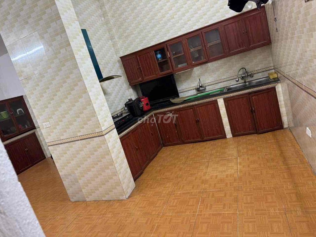 Rent a large area of Ngọc Lâm, 92 M2, 6 bedrooms.