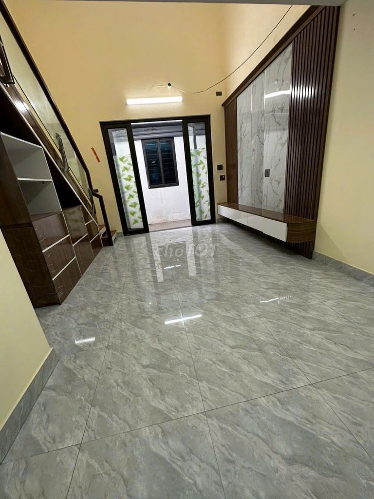 Rent ngõ 87 yên lộ. Next to the music park and the University of Hankika.