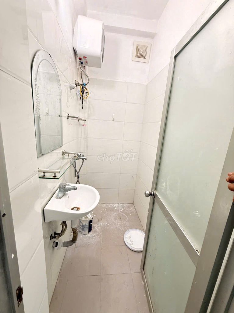 Rent a private house at 15 Ngọc Hồi -22 m -2-4 floor -2 sleeping
