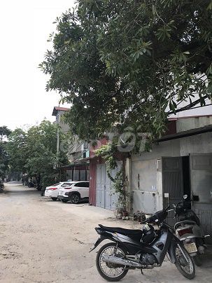 Renting homes and maybe doing business, leaving cars in front of homes day and night.