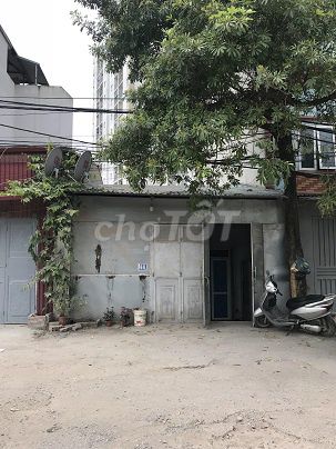 Renting homes and maybe doing business, leaving cars in front of homes day and night.