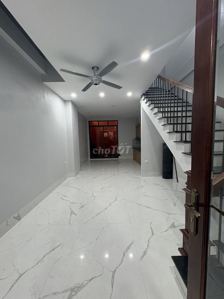 Rent Bát Khối, lb 70 m2 x 3 floors, 4 sleeps, 4 toilets, garages, rooftops