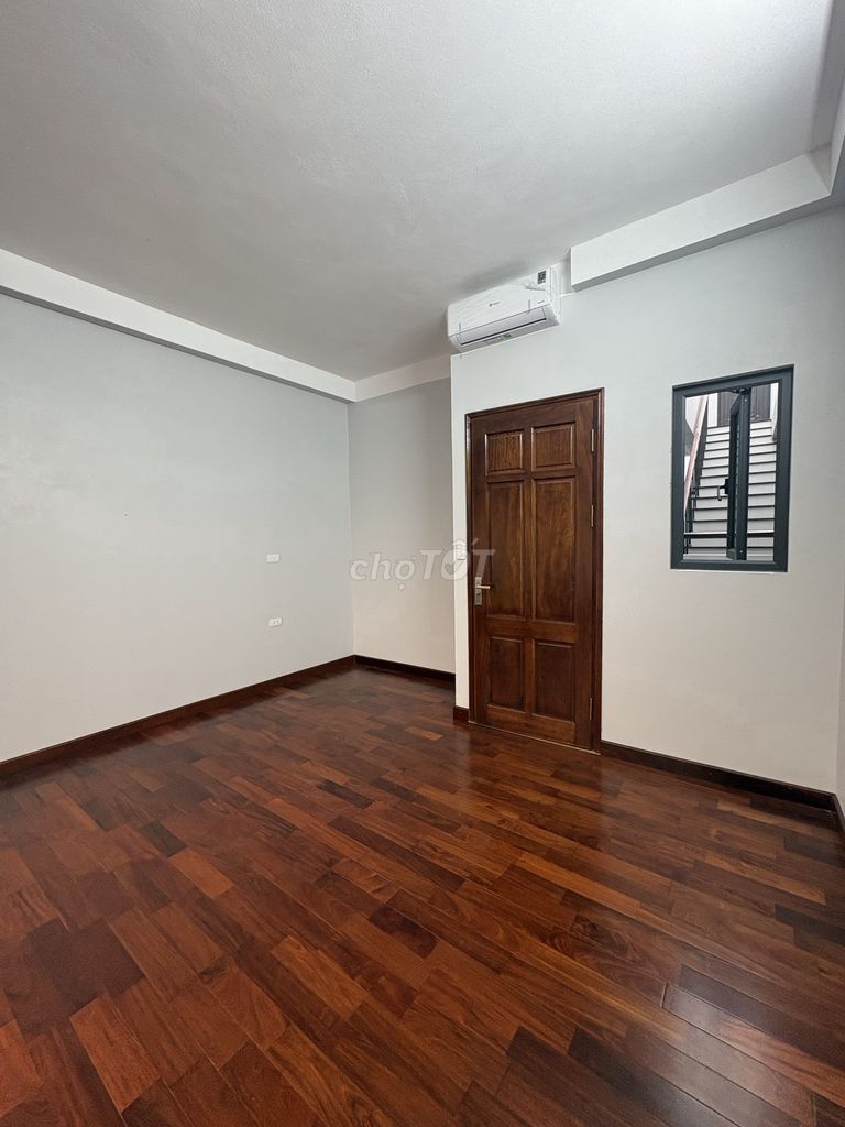 Rent Bát Khối, lb 70 m2 x 3 floors, 4 sleeps, 4 toilets, garages, rooftops