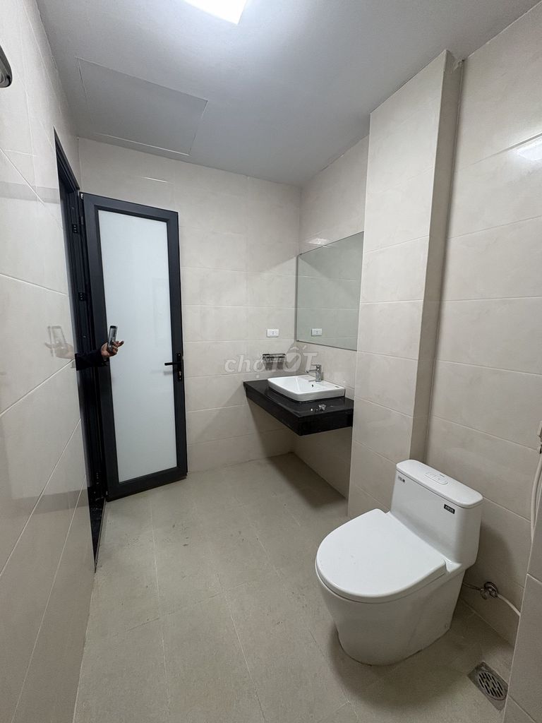 Rent Bát Khối, lb 70 m2 x 3 floors, 4 sleeps, 4 toilets, garages, rooftops