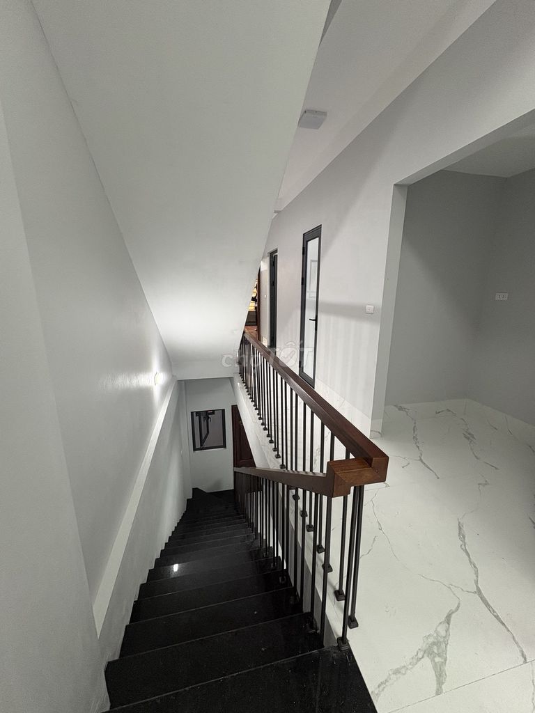 Rent Bát Khối, lb 70 m2 x 3 floors, 4 sleeps, 4 toilets, garages, rooftops