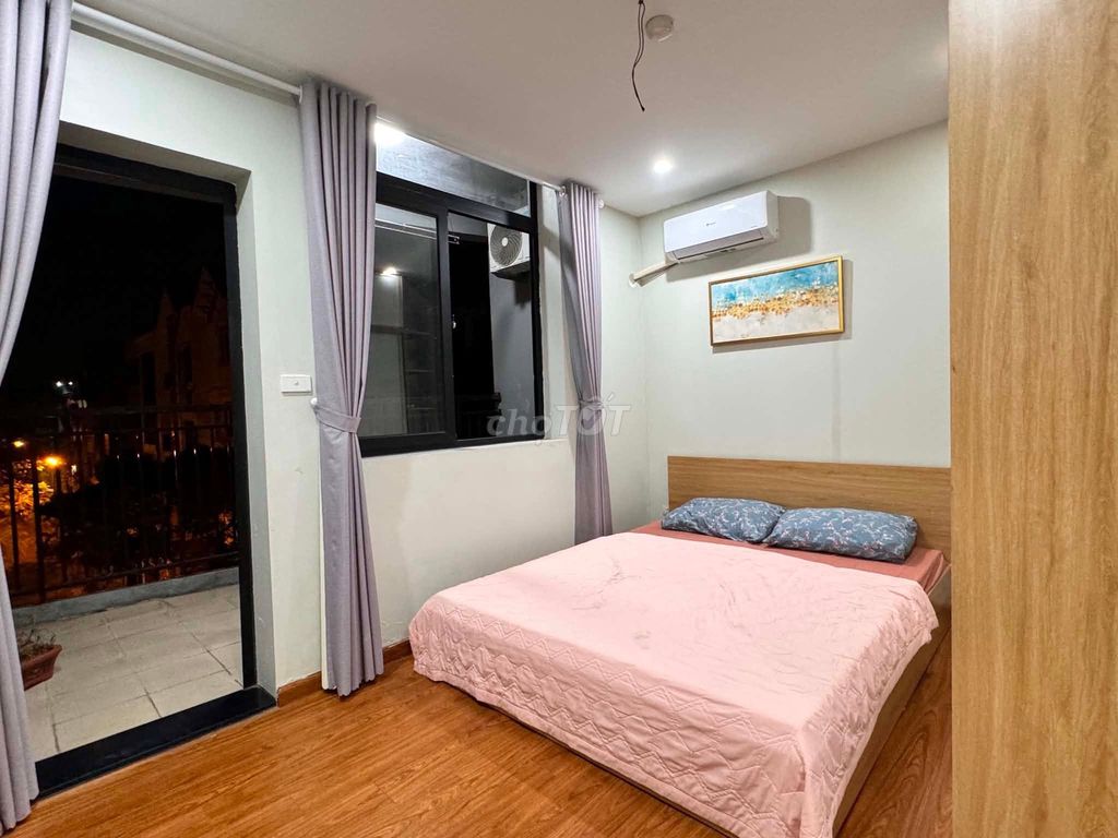 Rent Sài Đồng-80 meters, x 3 floors, sidewalk, business. The price of 1.6 million.