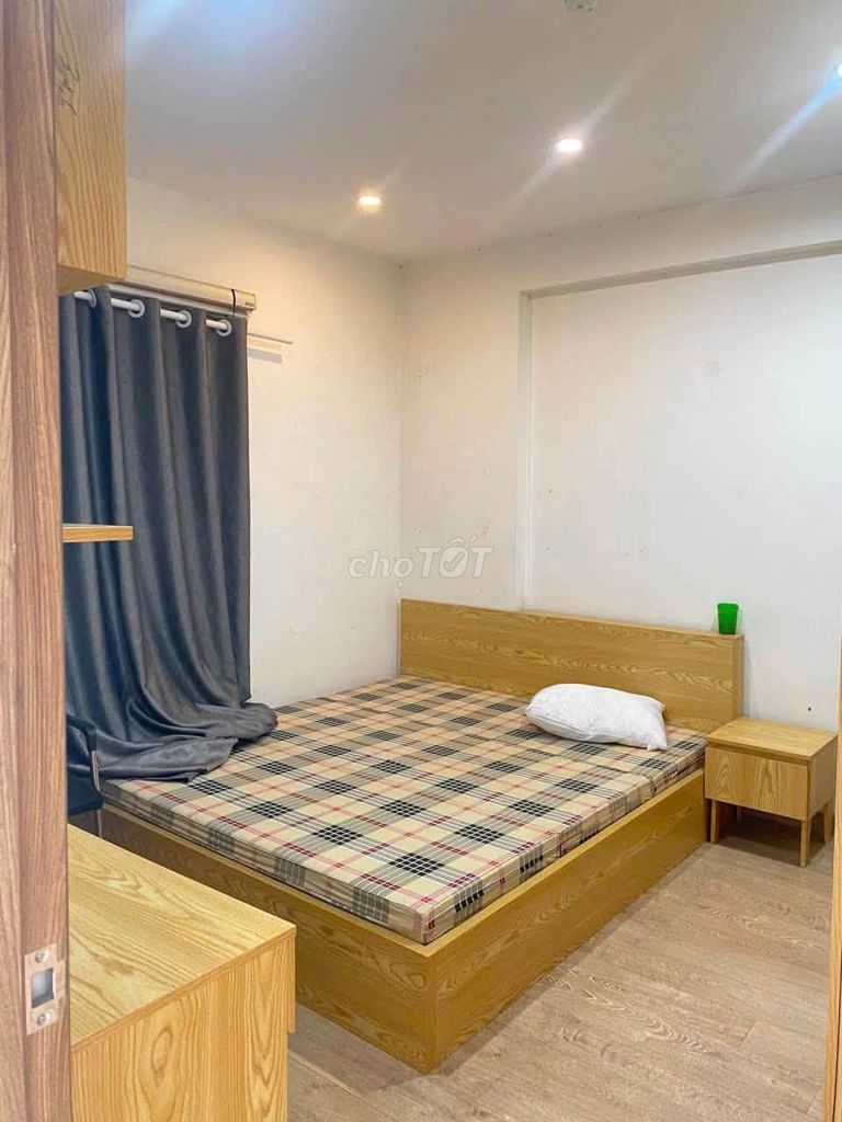Rent Sài Đồng-80 meters, x 3 floors, sidewalk, business. The price of 1.6 million.