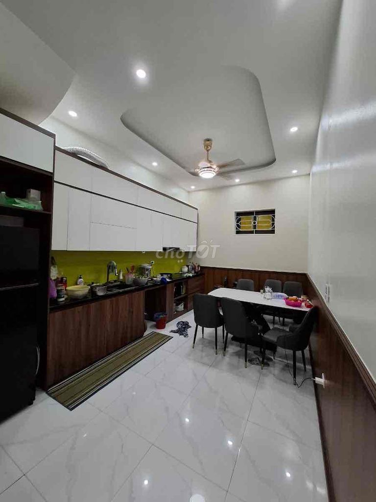 Rent Xuân La Tây Hồ 55 M 4th floor bedroom 15 million immediately