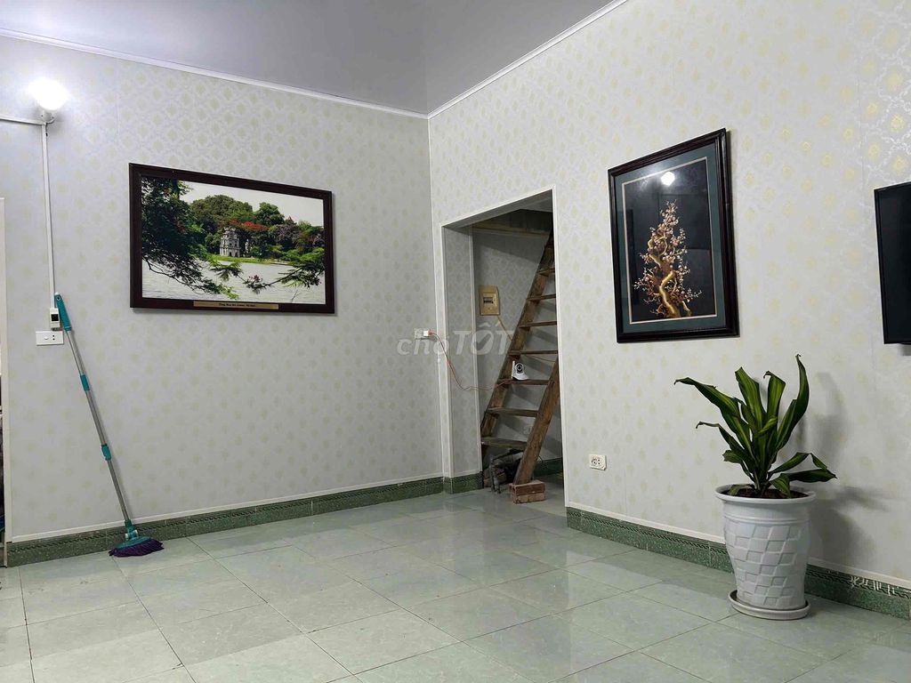 Rent his own house in tdp Market, Đại Mỗ.