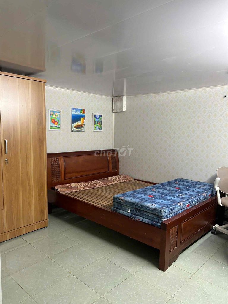 Rent his own house in tdp Market, Đại Mỗ.